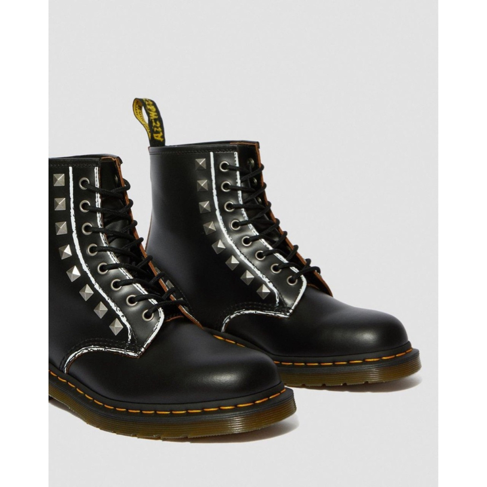 NIB Dr Martens 1460 Stud Rolled Vintage Smooth Pyramid Studs Punk Boot size US 7 - Picture 4 of 12